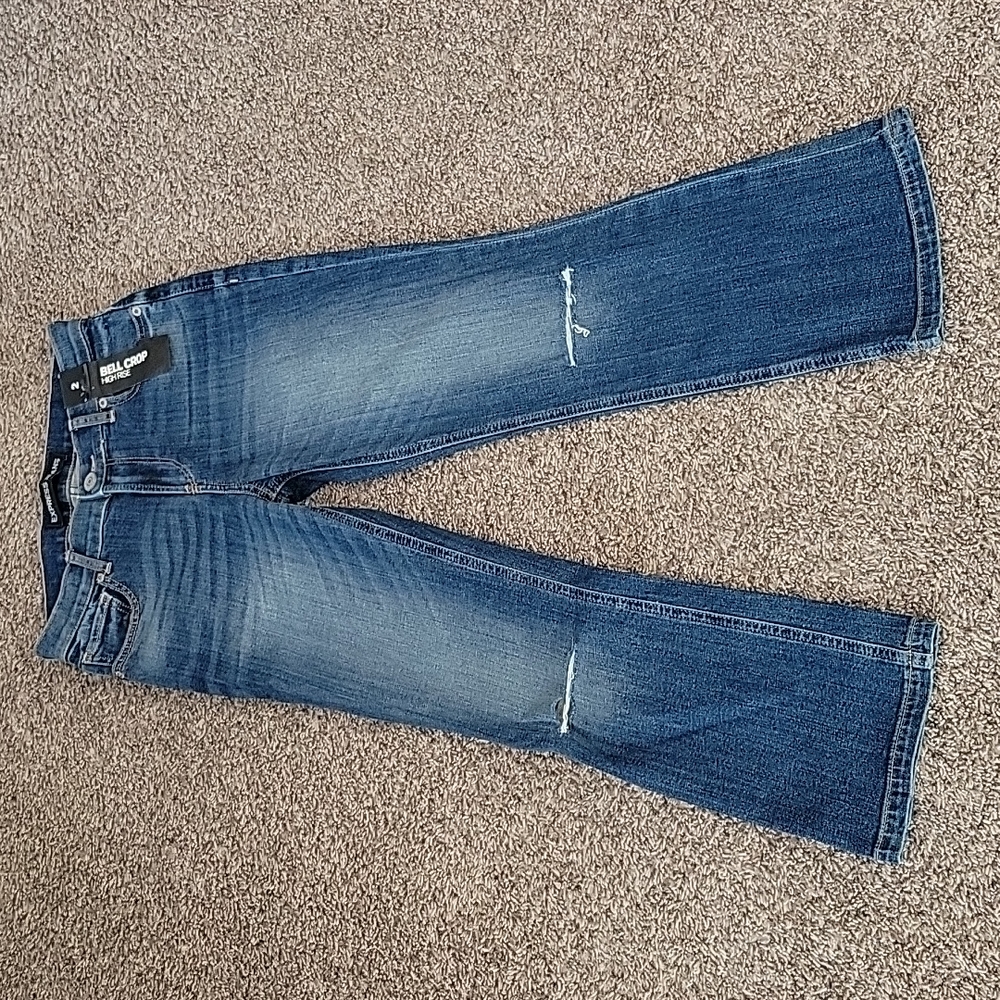 Women's Express Bell Crop High Rise - Picture 5 of 10